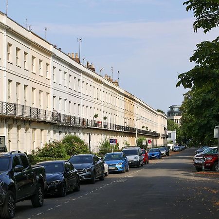 Pittville Studios - By Suitely Cheltenham Bagian luar foto