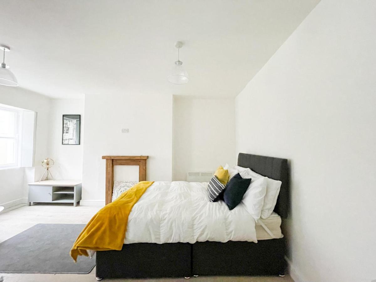 Pittville Studios - By Suitely Cheltenham Bagian luar foto
