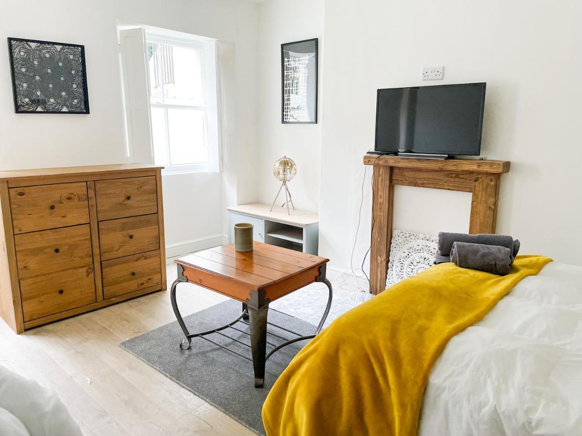 Pittville Studios - By Suitely Cheltenham Bagian luar foto