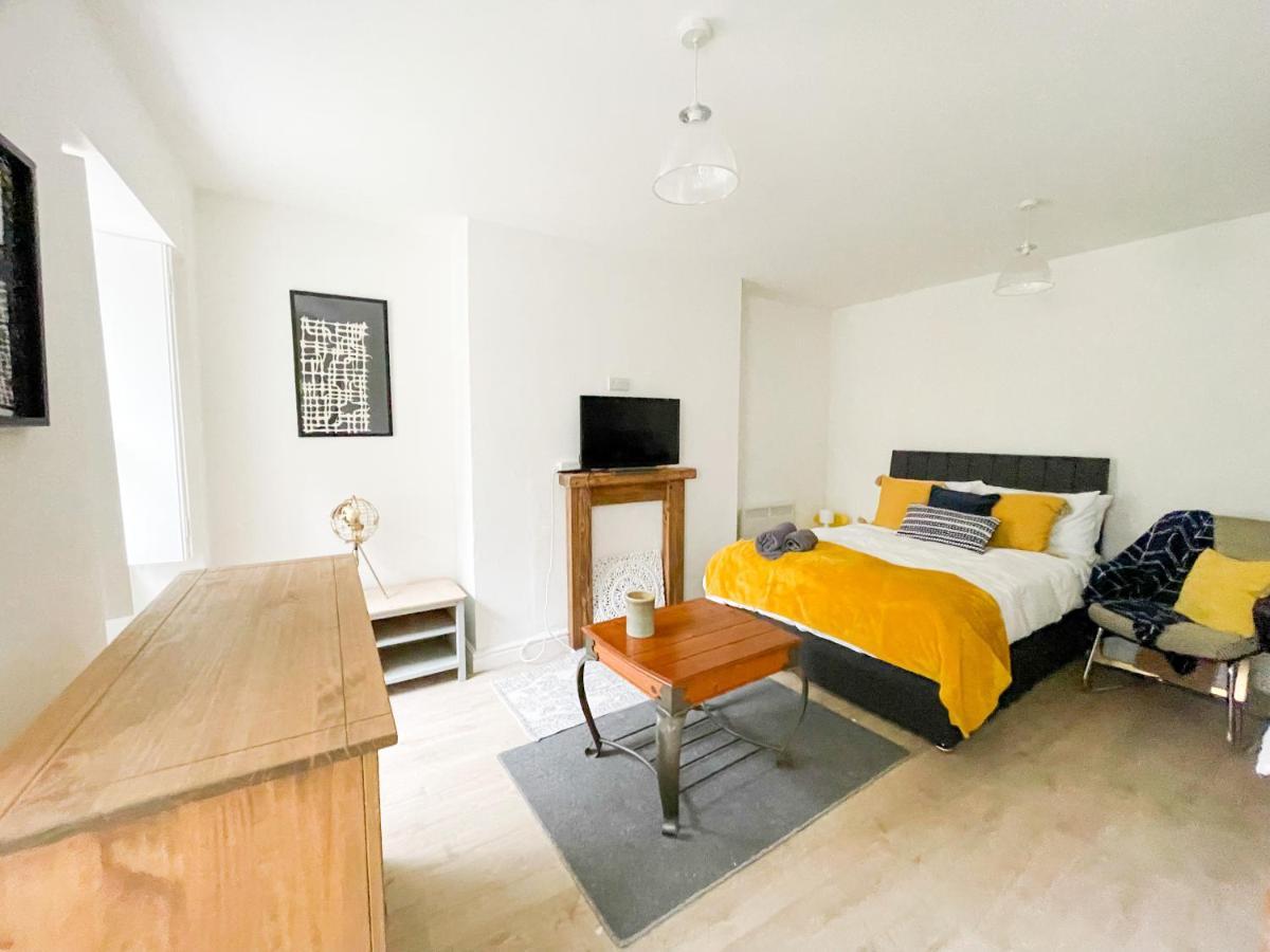 Pittville Studios - By Suitely Cheltenham Bagian luar foto